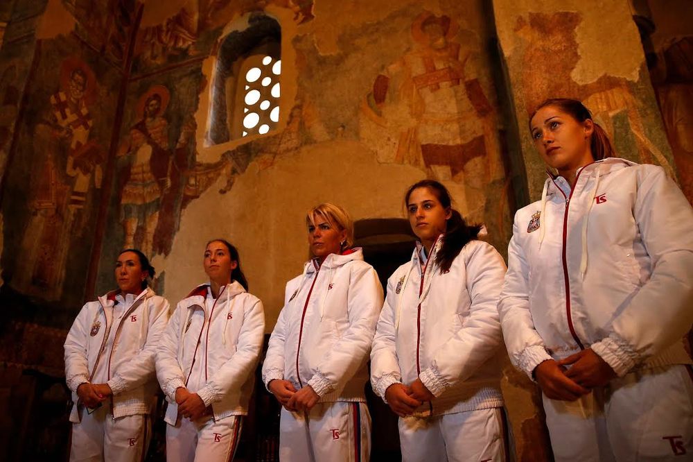 (FOTO) IZ ŽIČE KA POBEDI: Fed kup tim Srbije obišao svetinju u blizini Kraljeva