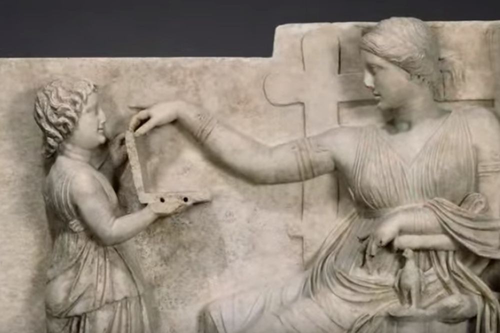 (VIDEO) NAJSUMANUTIJA TEORIJA ZAVERE IKADA: Stari Grci su koristili laptop, dokaz je ova skulptura!