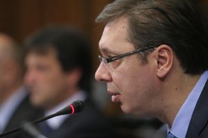 Vučić: Pogledaću zahteve novinara čim se dočepam kancelarije