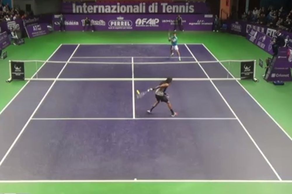 (VIDEO) NAKLON DO PODA MAJSTORE: Bolji volej u tenisu teško da ćete ikad videti!