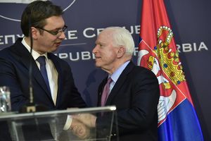 VUČIĆ MEKEJNU: Partnerstvo sa SAD strateški je interes Srbije