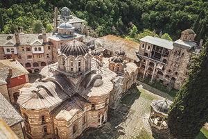 7 priča o neobičnim srpskim manastirima