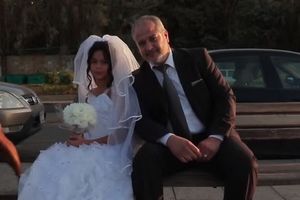 (VIDEO) UMOBOLNI BRAKOVI U LIBANU: Ona ima 12, a on bi mogao da joj bude deda