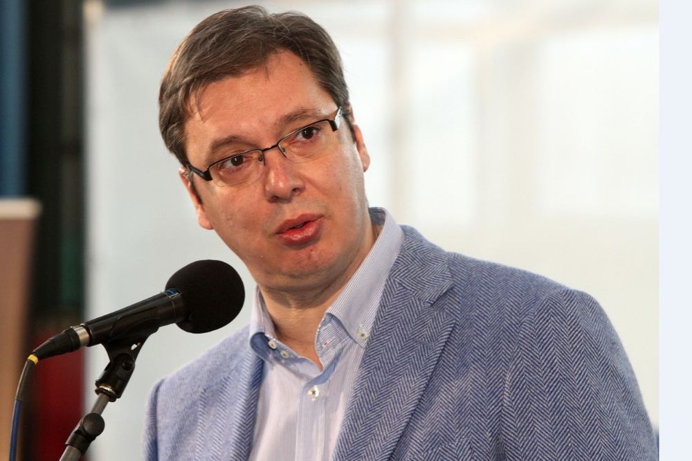 Vučić: Danas pričam o fabrikama, ne o ministru odbrane