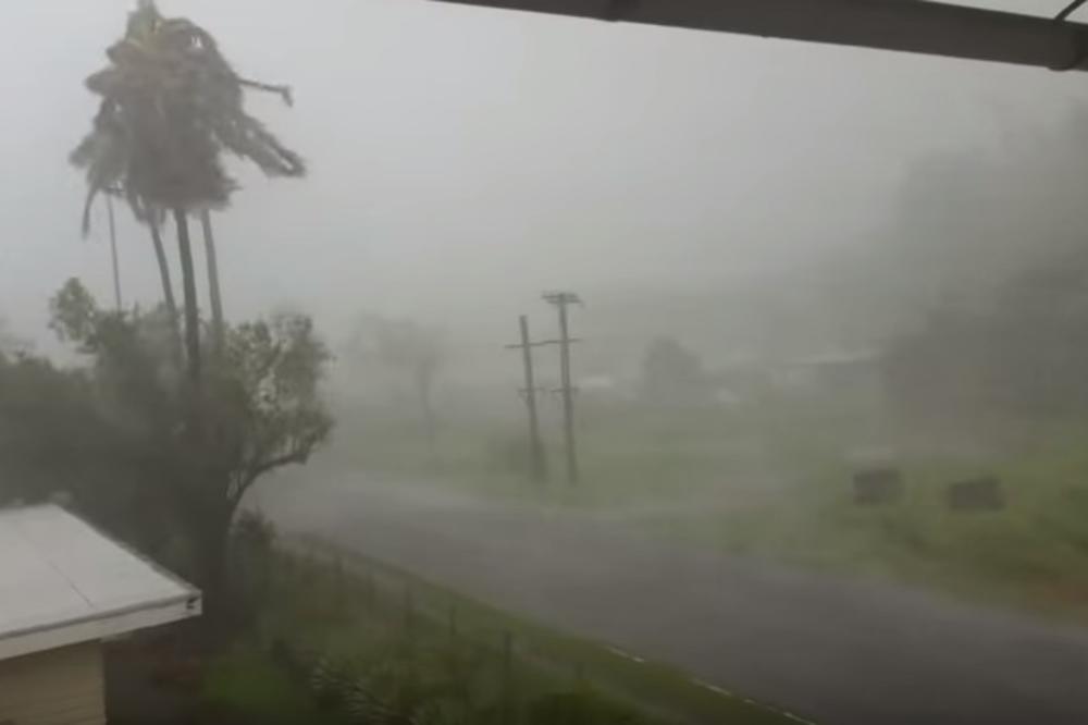 (VIDEO) URAGAN SE OBRUŠIO NA FIDŽI: Udari vetra i do 355 kilometara na čas