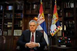 ZAHVALNOST NA MIROLJUBIVOJ SARADNJI I PRIJATELJSKIM ODNOSIMA Nikolić odlikovao predsednika Portugala
