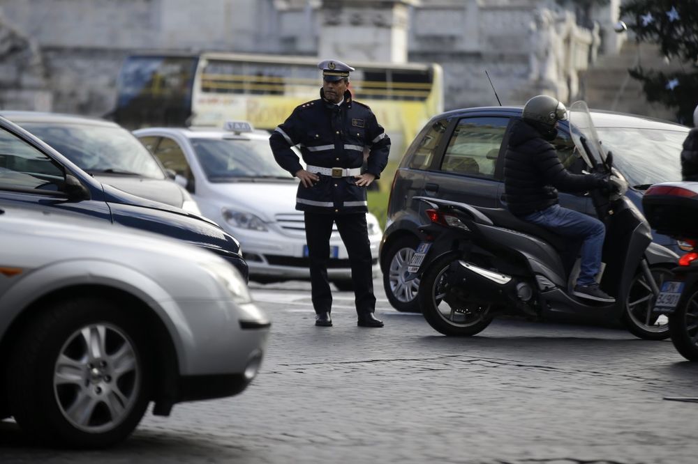 VREDNI ITALIJANSKI LOPOVI: Ukradu po auto na svakih 5 minuta