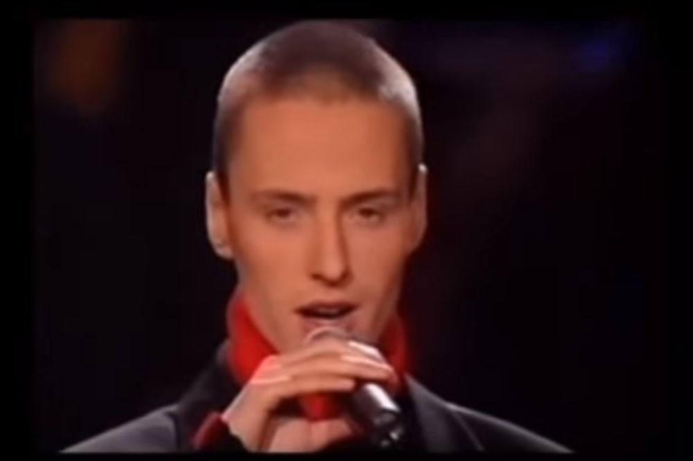 NEVEROVATNIH 12 MILIONA PREGLEDA: Ovaj pevač napravio je pravi haos na Jutjubu