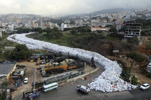 (FOTO, VIDEO) IMAJU GA ZA IZVOZ: Pogledajte reke smeća u Bejrutu