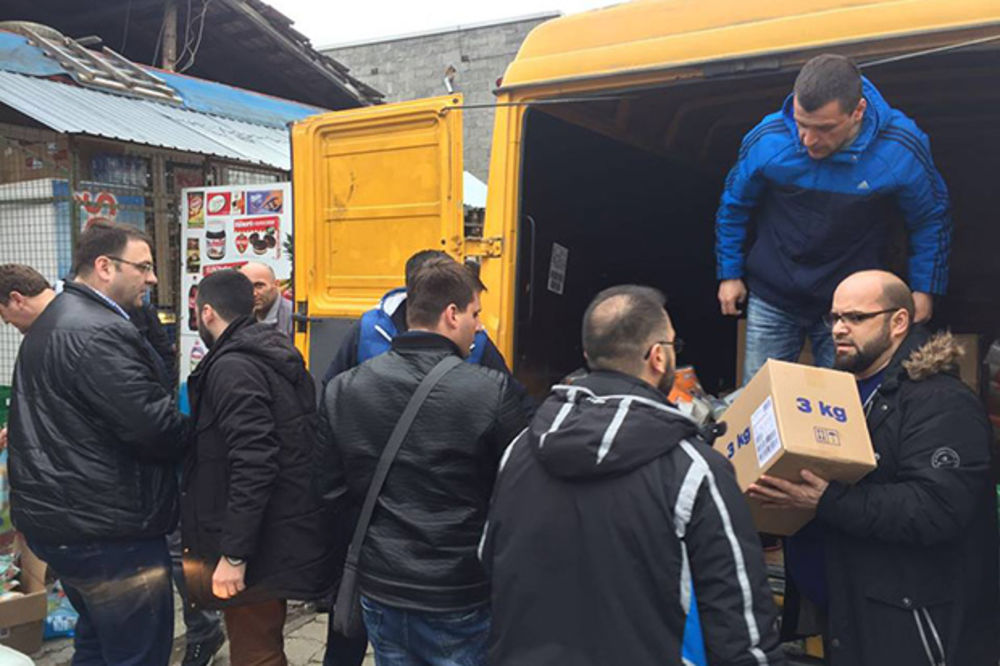 HUMANOST BEZ GRANICA: Novopazarci prikupljali pomoć za mesta ugrožena poplavama
