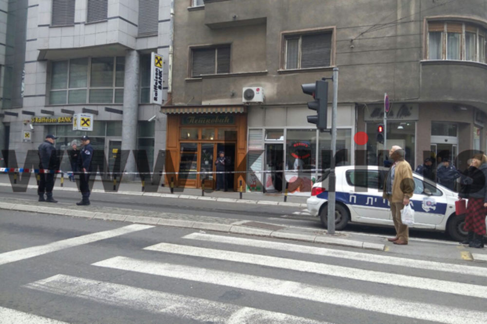 (KURIR TV) SNIMAK SA LICA MESTA: Policija obezbeđuje Petkovićevu pekaru u kojoj se razneo muškarac