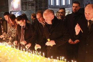NENAD POPOVIĆ: SNP širom Srbije pali 10.000 sveća da se žrtve ne zaborave