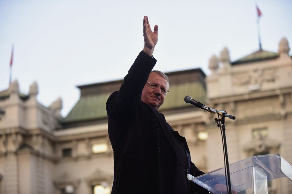 MITING RADIKALA NA TRGU REPUBLIKE: Šešelj pred pristalicama pozvao na narodni bunt