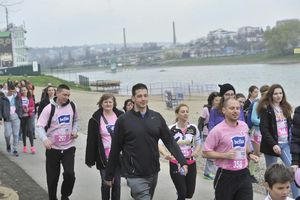 (VIDEO) ZA ZDRAV ŽIVOT: Održana Roze trka povodom Nacionalnog dana borbe protiv raka dojke