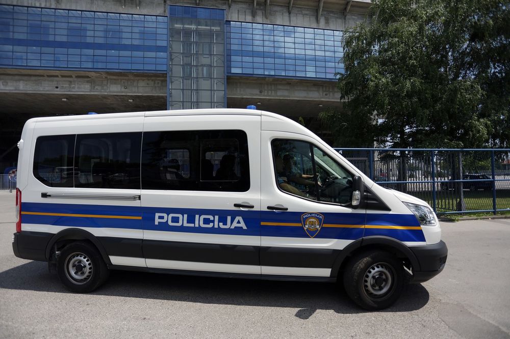 PREDSTAVLJALI SE KAO POLICAJCI: Razbojnici ukrali vozaču iz BiH više od 100.000 evra