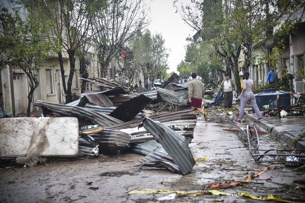 (FOTO) TORNADO OPUSTOŠIO URUGVAJ: Najmanje 4 poginulo, u gradu Dolores vanredno stanje