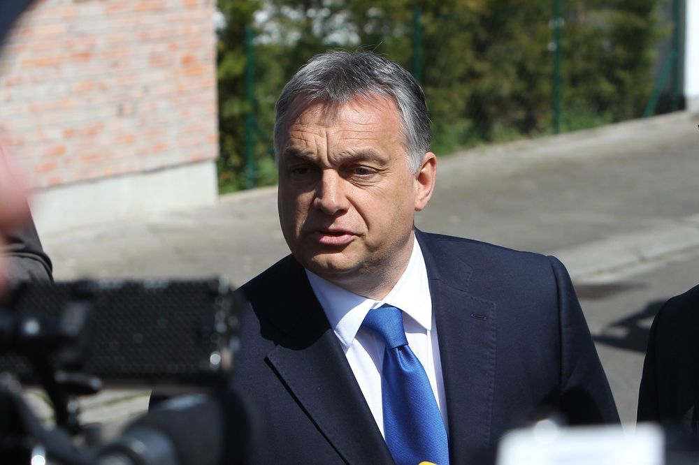 ORBANOVO ORUŽJE PROTIV PRIHVATA MIGRANATA: Mađarska sutra na referendumu odlučuje o kvotama