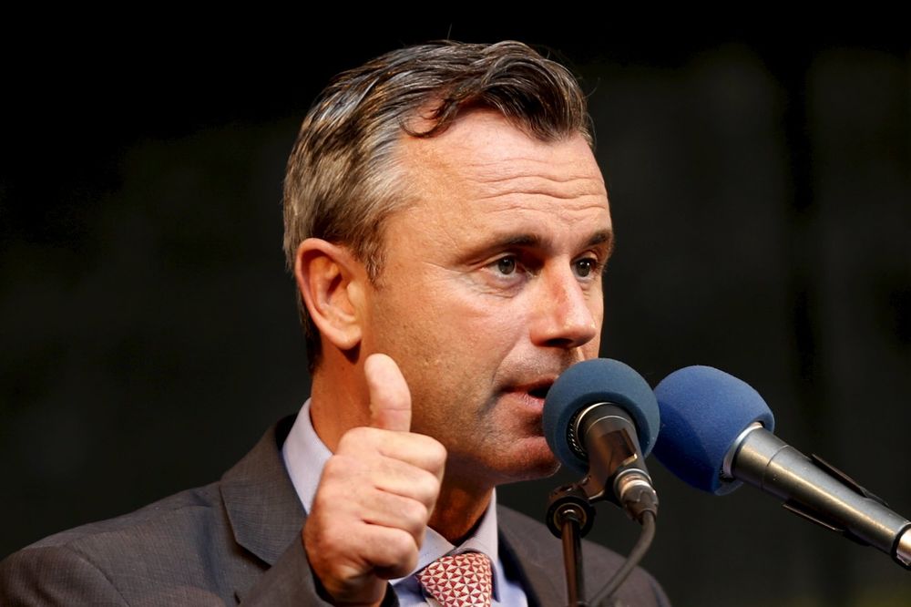 IZNENAĐENJE U AUSTRIJI: Predsednički kandidat desnice ubedljivo vodi!