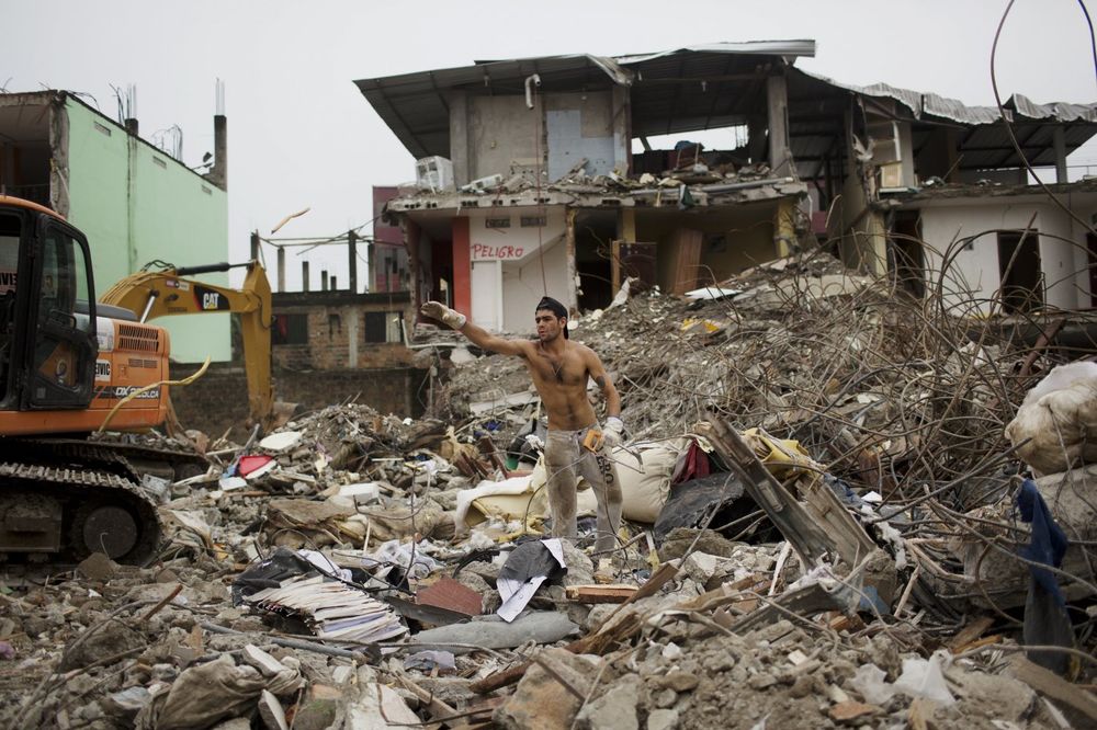 NOV CRNI BILANS U EKVADORU: 646 osoba poginulo u razornom zemljotresu