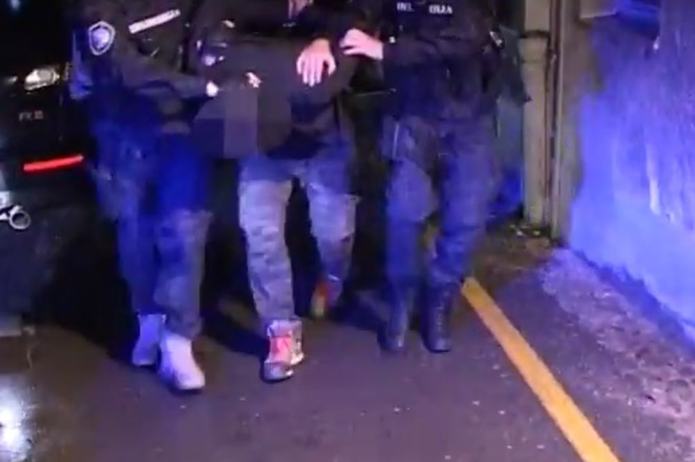 (KURIR TV) FILMSKA AKCIJA 40 POLICAJACA U BORČI: Pogledajte kako su uhapšeni lopovi