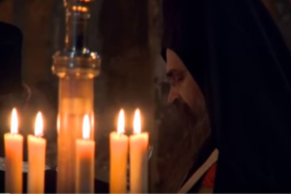VIDEO POBEDILAC SMRTI Strasna sedmica u manastiru Visoki Dečani
