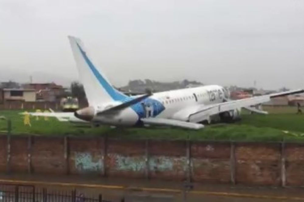 JAKE KIŠE U EKVADORU: Avion s 93 putnika i članova posade skliznuo s piste, dvoje povređeno