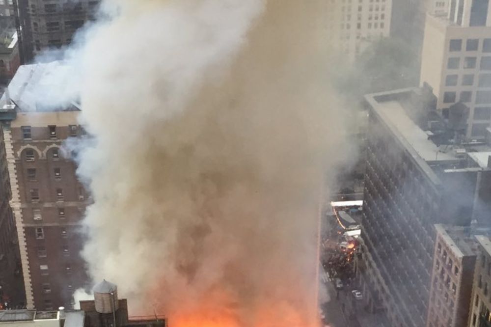 (VIDEO I FOTO) VATRA JE SVE PROGUTALA: Na Vaskrs požar potpuno uništio srpsku crkvu u Njujorku