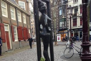 (VIDEO, FOTO) STATUA U ČAST SEKSUALNIH RADNIKA: Amsterdam dobio spomenik posvećen prostitutkama