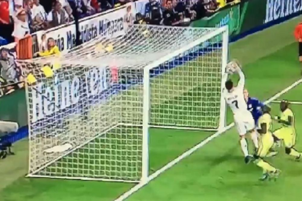 (VIDEO) KRISTIJANOV ŠOU U MADRIDU: Ronaldo zakucao loptu rukama u mrežu!