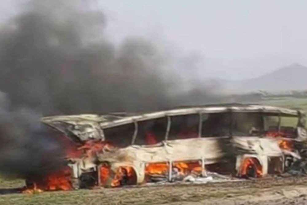 (VIDEO) STRAŠNA SAOBRAĆAJKA U AVGANISTANU: Sudarili se dva autobusa i cisterna, destine mrtvih