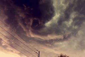 (FOTO, VIDEO) NOĆ PADA NA KOLORADO: Monstruozni oblaci na nebu najavili dolazak strašnog tornada!