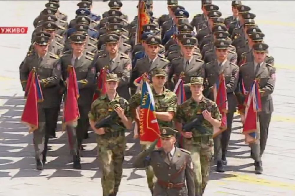 (FOTO) SLUŽIMO SRBIJI: U Zrenjaninu održana Vojna parada u čast Dana pobede
