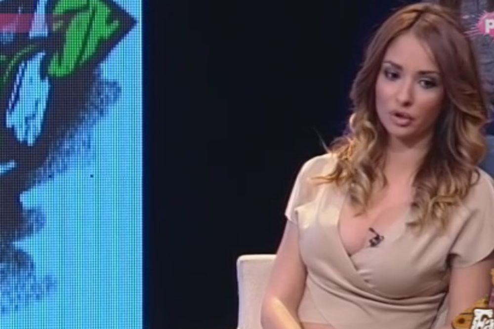 (VIDEO) AU! BOLE UŠI: Seksi Sandra zapevala Cecin hit, da li ste spremni da čujete?