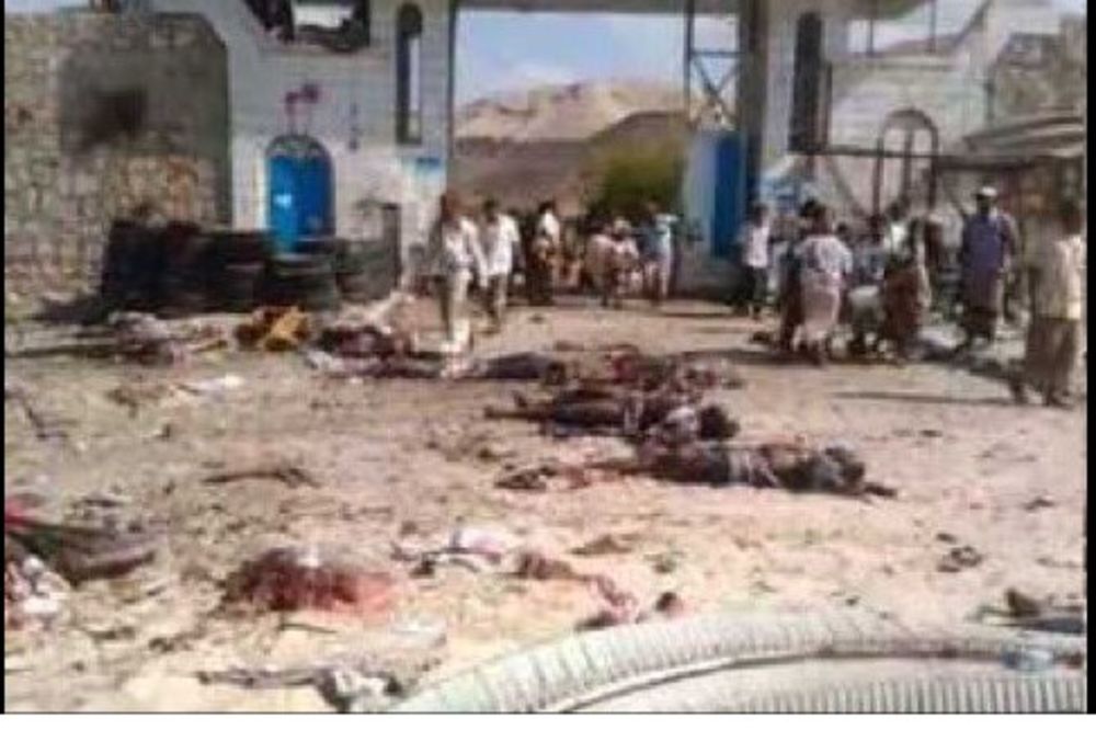 KASAPNICA U JEMENU: Bombaš samoubica ušetao u vojnu bazu i ubio 25 ljudi