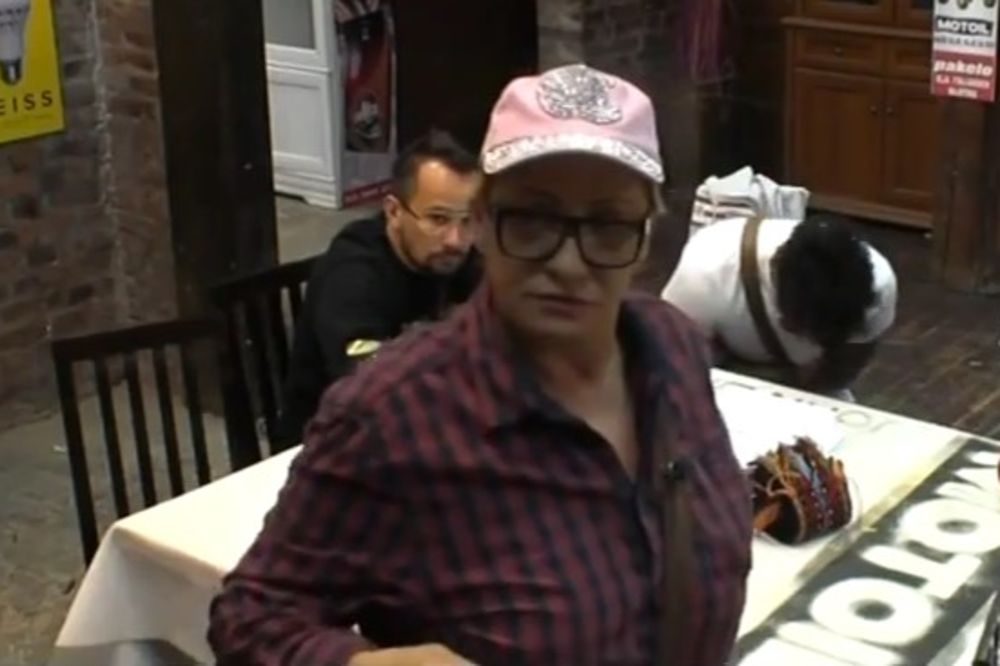 (VIDEO) VESNA ZMIJANAC PONOVO NA METI: Farmer najbrutalnije izvređao pevačicu!