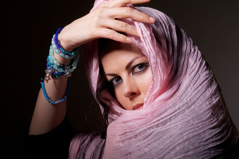 STRAŠAN PROGON: 8 uhapšeno u Iranu zbog slika bez hidžaba!
