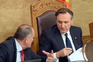 RAZREŠEN RANKO KRIVOKAPIĆ: Skupština Crne Gore izabrala ministre iz redova opozicije!