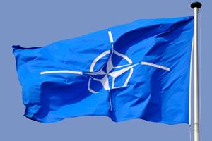 NATO NA PUTU NESTANKA: EU hoće svoju vojnu uniju da ne bi kupovala američko oružje