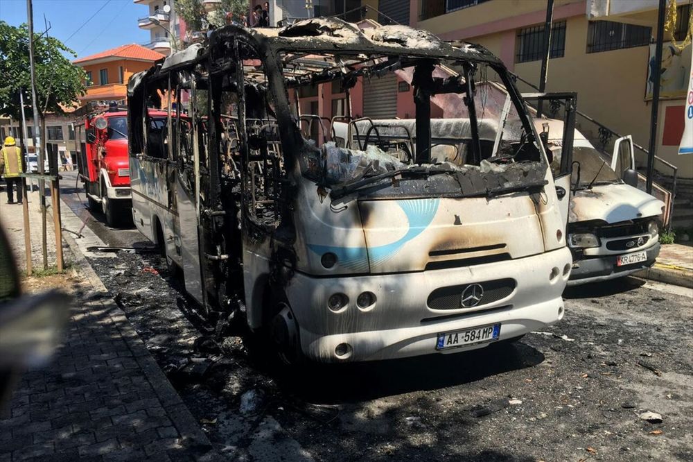 NESREĆA U ALBANIJI: Zapalio se autobus sa hrišćanima, žena stradala, 12 povređeno