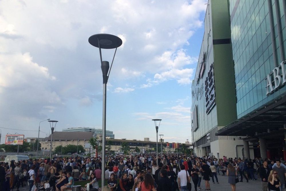 UZBUNA U MOSKVI: Stotine evakuisane zbog dojave o bombi u tržnom centru