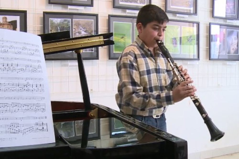 ODUŠEVLJAVA TALENTOM: Jedanaestogodišnji Aleksa majstor na klarinetu