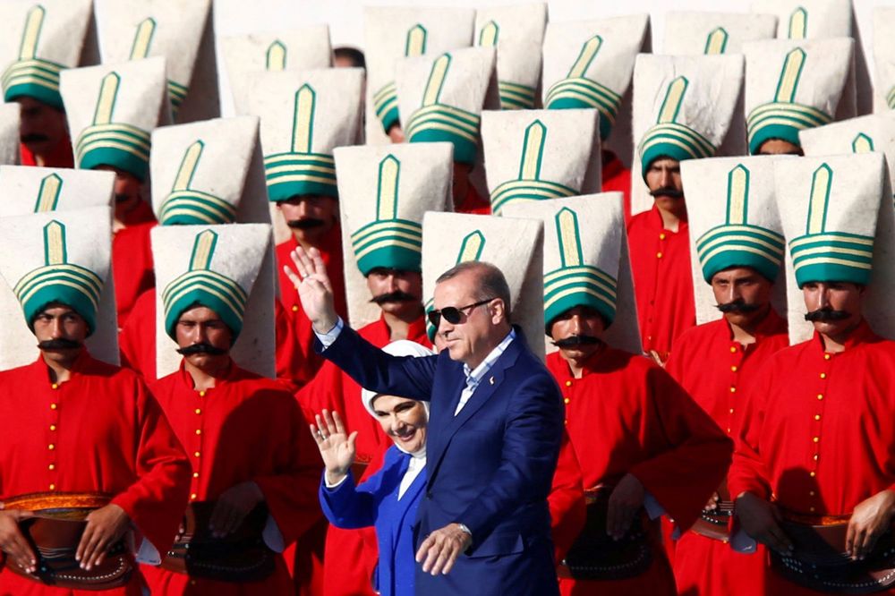 ŽELI DA MUSLIMANI PREPLAVE SVET: Erdogan traži od muslimanki da budu mašine za rađanje