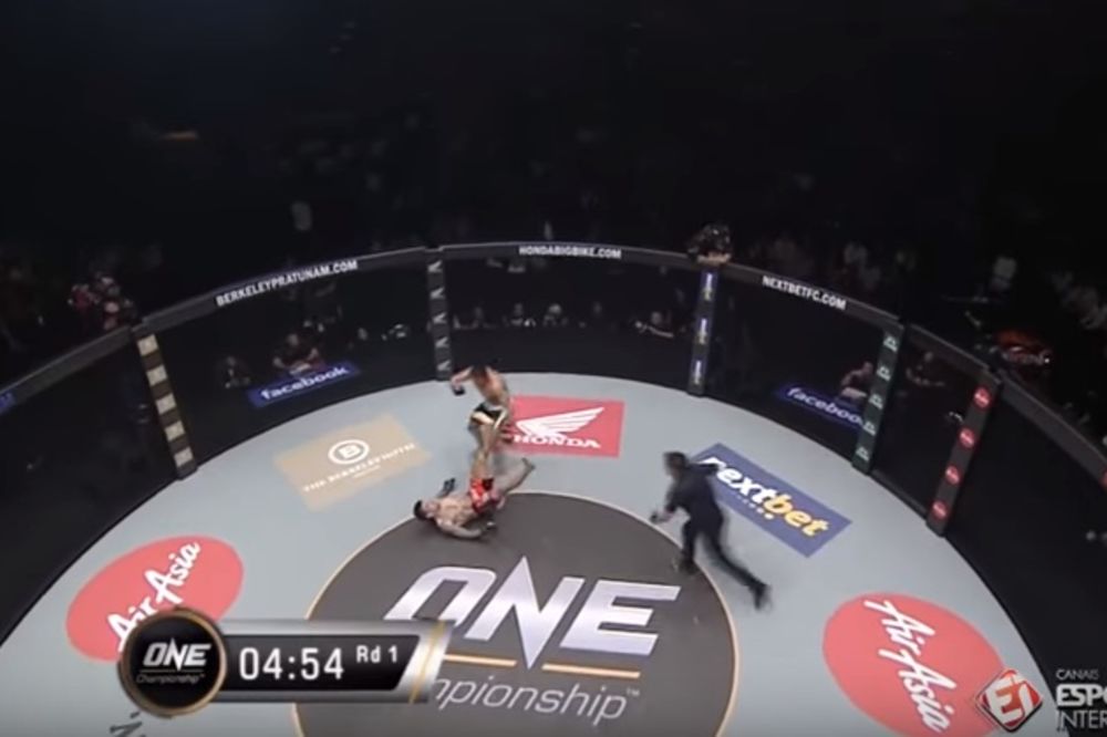 (VIDEO) RUS PATOSIRAO RIVALA ZA 6 SEKUNDI: Pogledajte nokaut MMA borca koji je oduševio svet