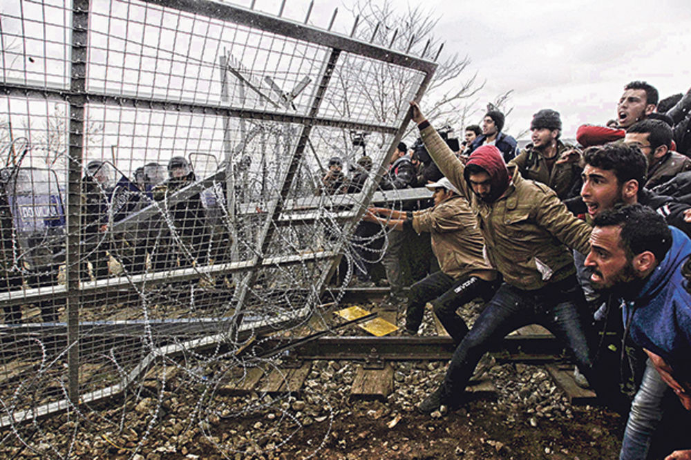 NAGRABUSILI SMO: 3.000.000 migranata preplaviće Srbiju!