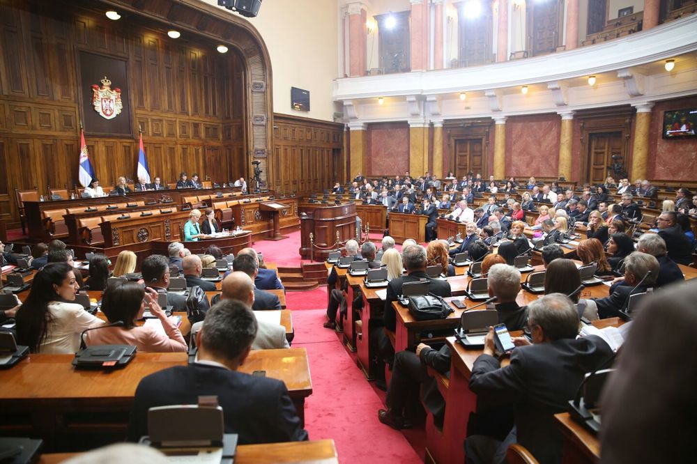 RANOM ZOROM: Vučić zakazao prvu sednicu Vlade Srbije u 6.30