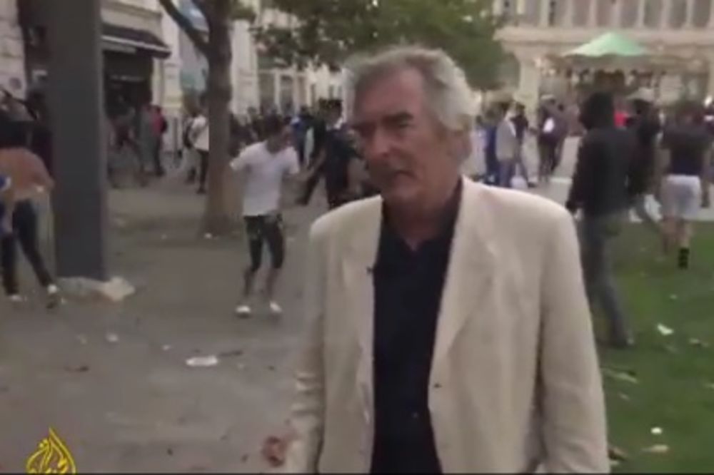 (VIDEO) SUROVA PROFESIONALNOST: Izveštač ne mari za nerede na ulici Marseja