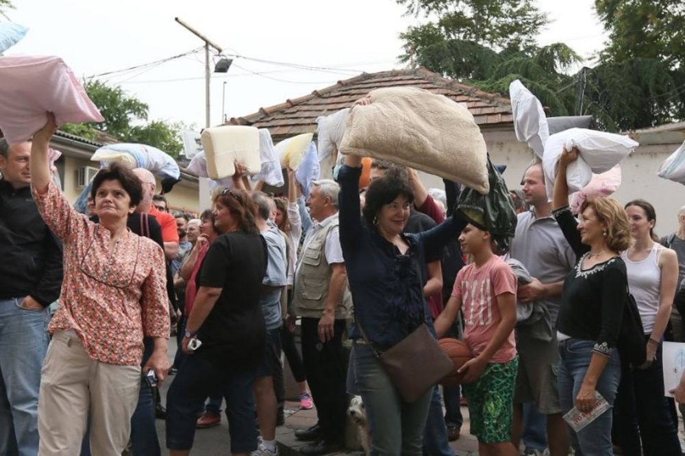 JASTUKE PONESITE U PETAK: Protest stanara Cetinjske i Zetske u petak!