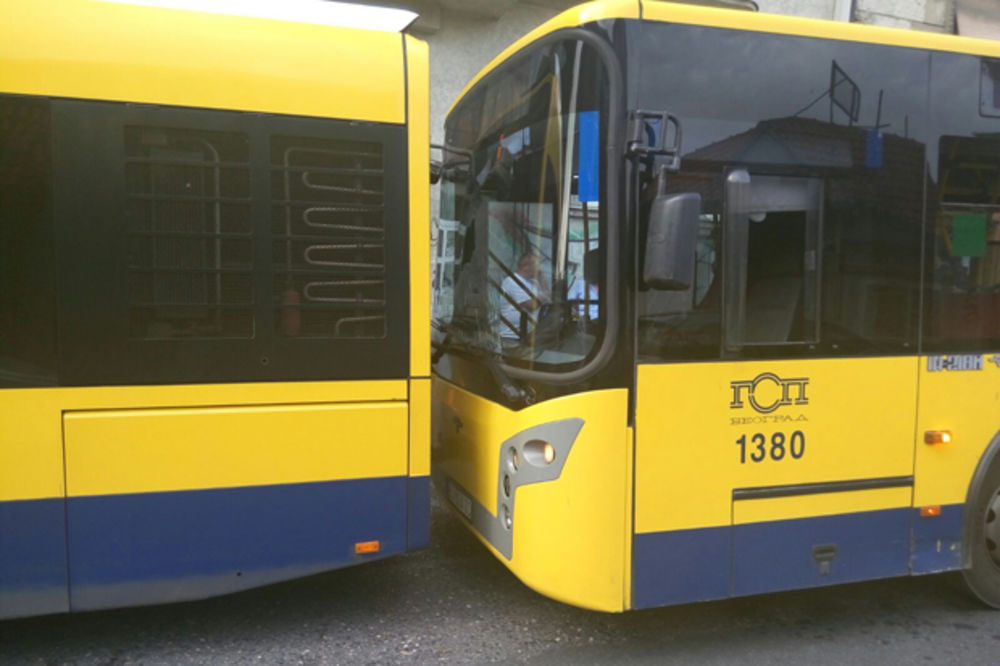 POTPISAN UGOVOR: Novih 30 autobusa stiže u septembru