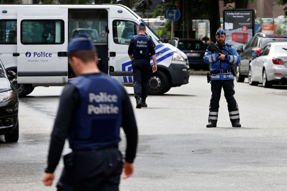RACIJAMA PROTIV TERORISTA: Briselska policija pretresla 40 domova, uhapšeno 12 ljudi