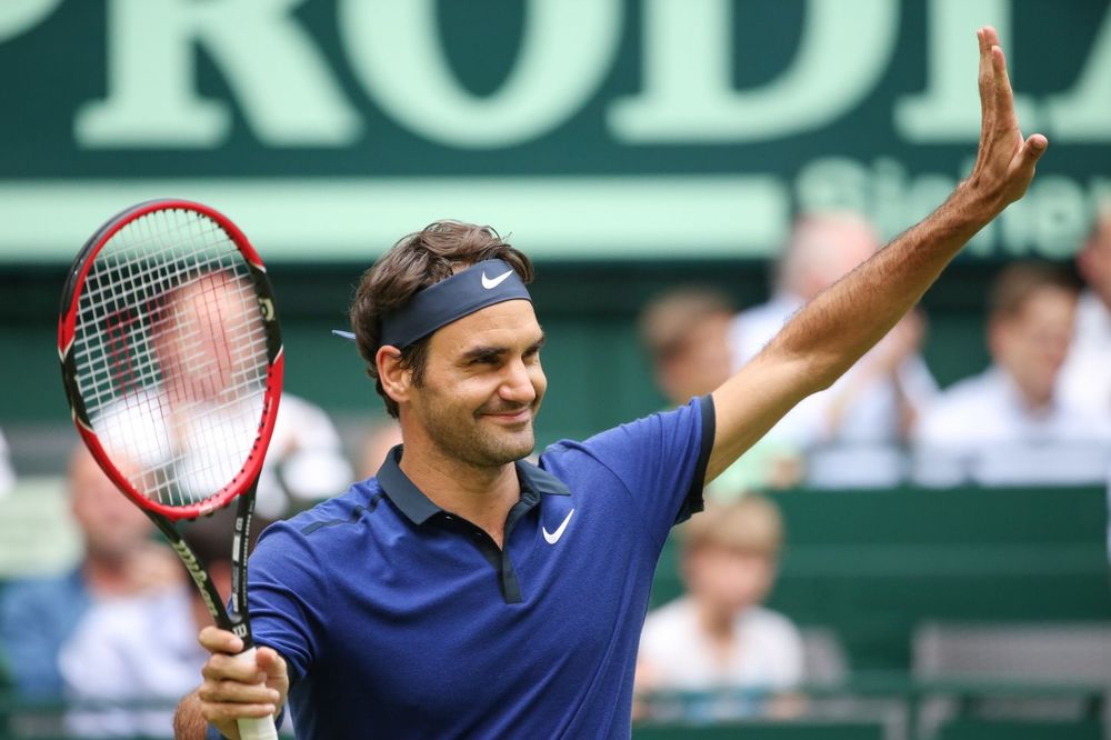 (VIDEO) RODŽERE, MENE SRAMOTA: Federer seksi vežbom zasmejao Kineskinju